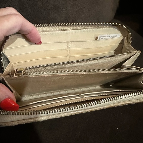Bottega Veneta Wallet - Picture 2 of 4